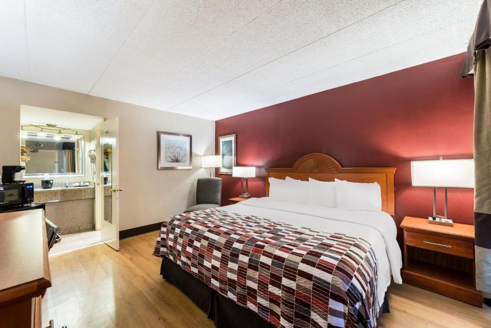 Superior King Room Disability Access Non-Smoking interior